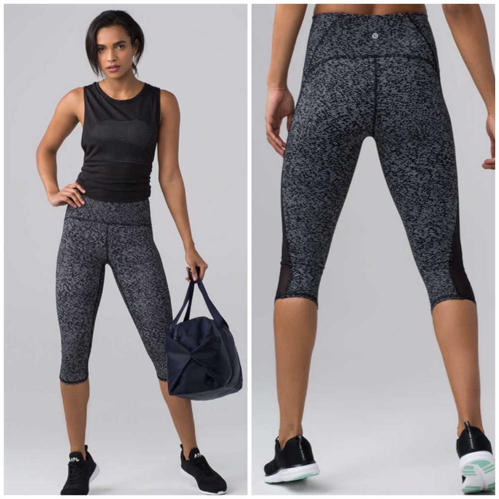 Lululemon Train Times Crop 17” in Soundwave White Black Size 10